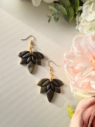 Efektowne Kolczyki "Liść Klonu w Granicie" | Rękodzieło Glina Polimerowa