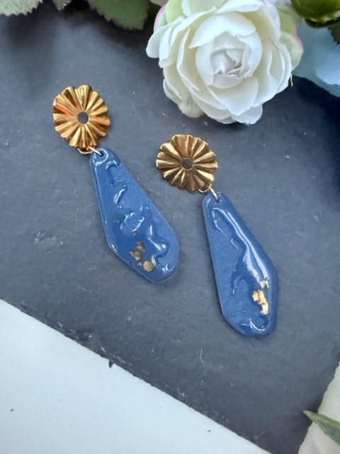 Kolczyki Kobaltowy Kwiat & Złota Kropla | Rękodzieło Glina Polimerowa