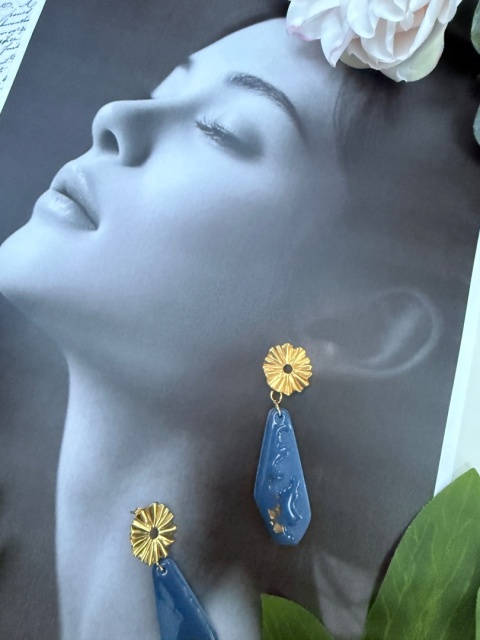 Kolczyki Kobaltowy Kwiat & Złota Kropla | Rękodzieło Glina Polimerowa