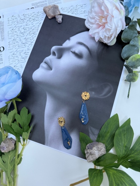 Kolczyki Kobaltowy Kwiat & Złota Kropla | Rękodzieło Glina Polimerowa