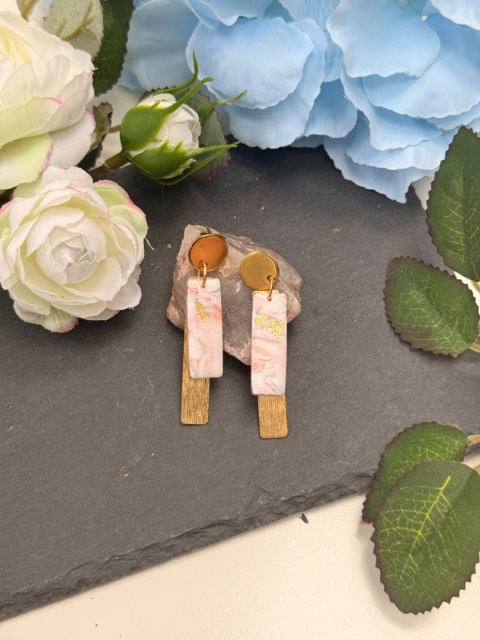 Kolczyki"Pink Marble Bar" |Glina Polimerowa|Delikatny Róż & Złota Tekstura