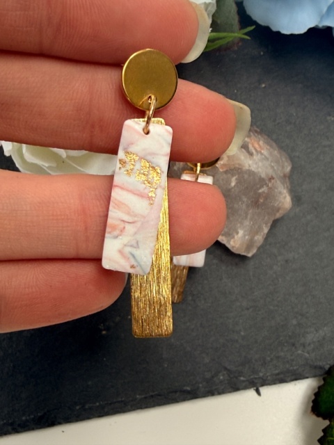 Kolczyki"Pink Marble Bar" |Glina Polimerowa|Delikatny Róż & Złota Tekstura