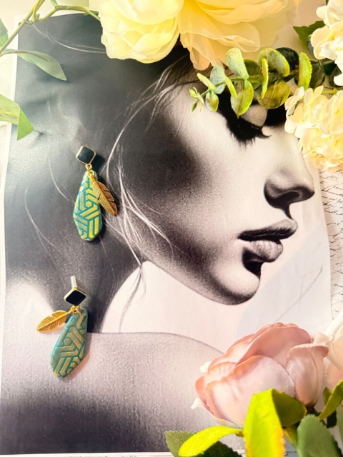 Designerskie Kolczyki "Złoty Liść"| Nasycony Turkus & Czarny Akcent