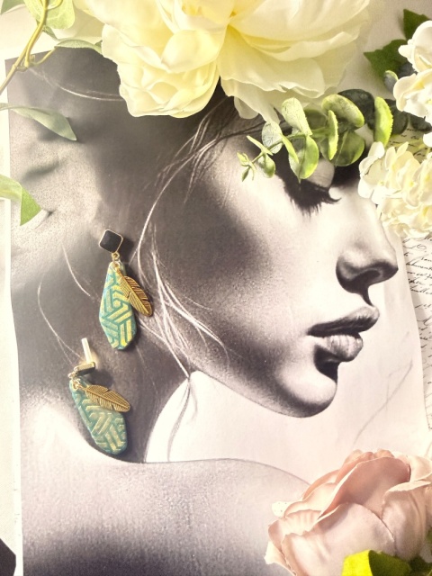 Designerskie Kolczyki "Złoty Liść"| Nasycony Turkus & Czarny Akcent